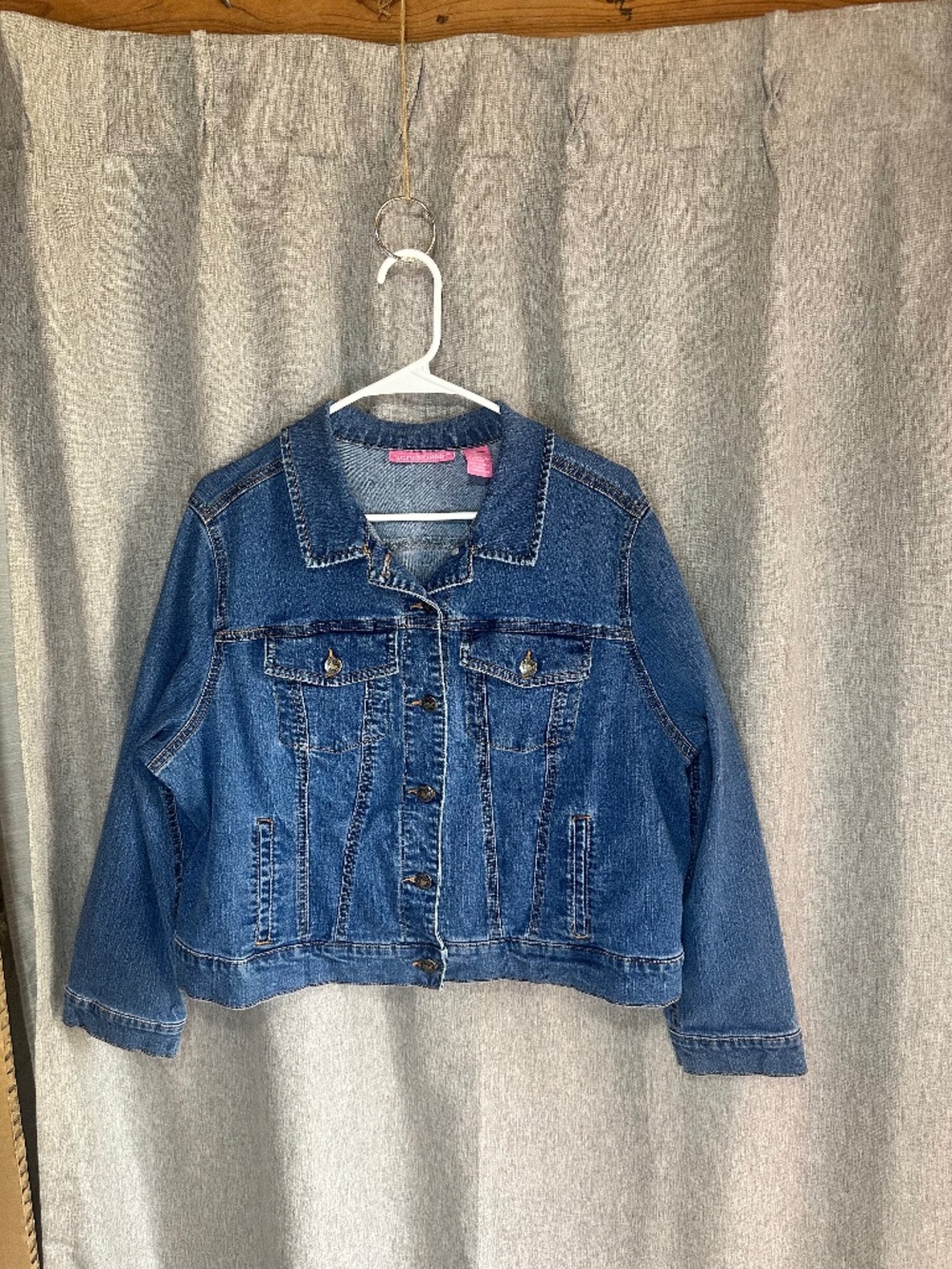 ✨ Plus Size Classic Blue Denim Trucker Jacket Size 18W / 1X